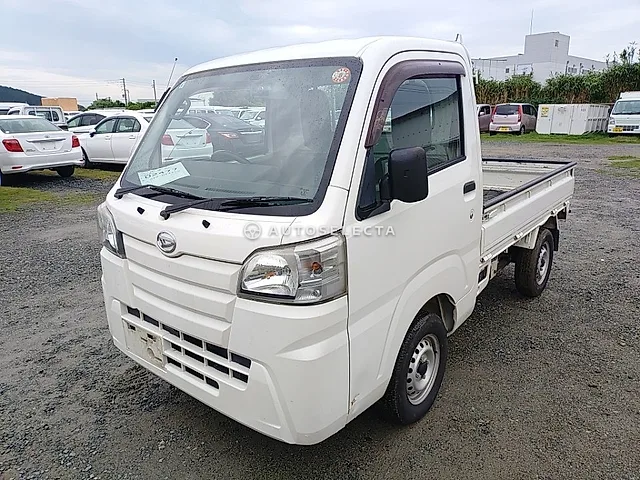 Daihatsu Hijet 2018, auction grade 3.5