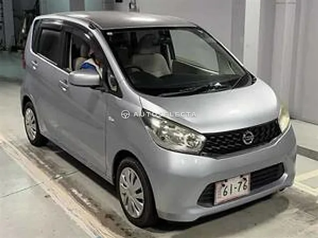 Nissan Dayz 2013, auction grade 3.5