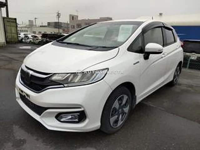 Honda Fit 2017, auction grade 3.5