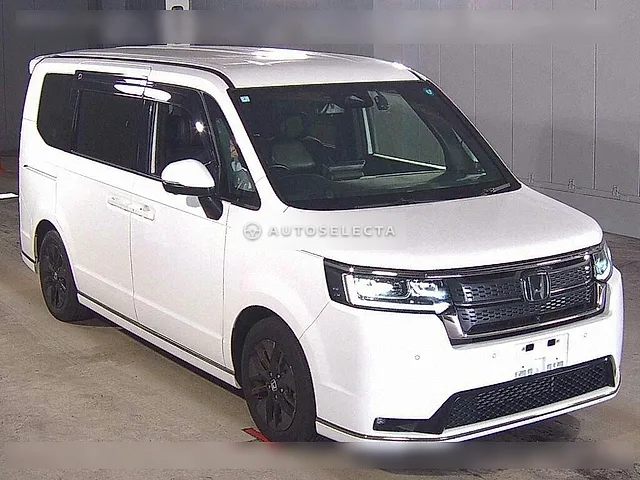 Honda Stepwgn Spada 2024, auction grade 4.5