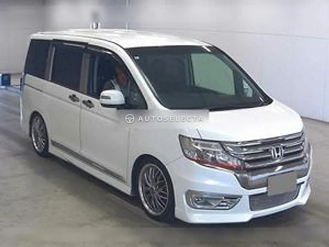 Honda Stepwgn Spada 2012, auction grade 3.5
