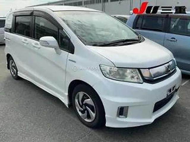 Honda Freed Spike 2015, auction grade 3.5