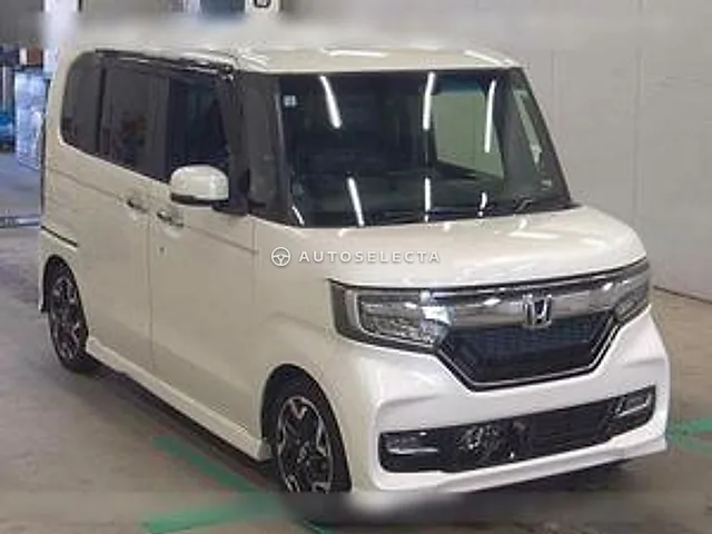 Honda N-BOX Custom 2017, auction grade 4