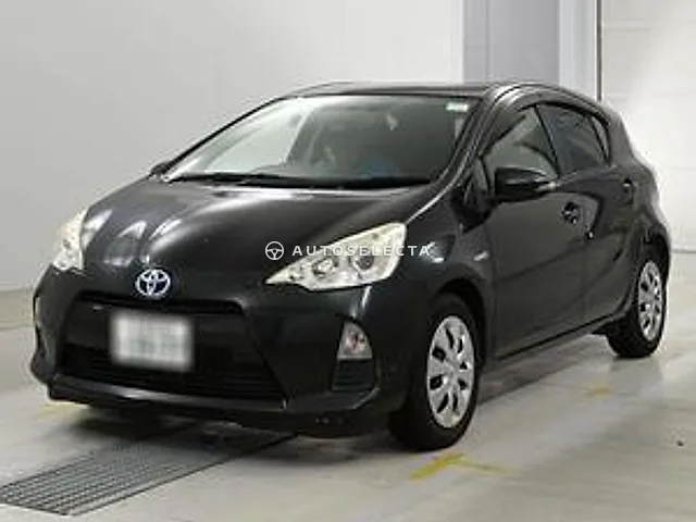 Toyota Aqua 2013, auction grade R