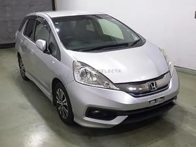 Honda Fit Shuttle 2014, auction grade R