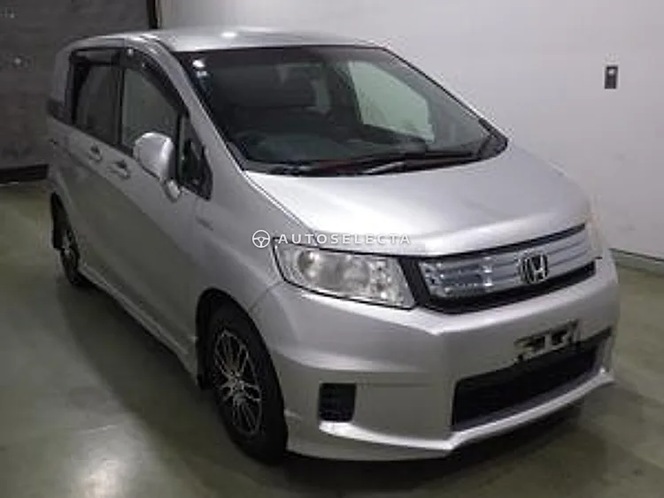 Honda Freed Spike 2012, photo 1 of 1
