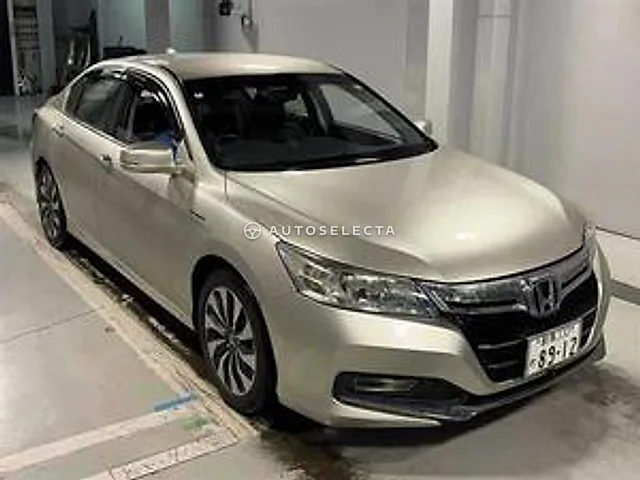Honda Accord Hybrid 2014, auction grade 4