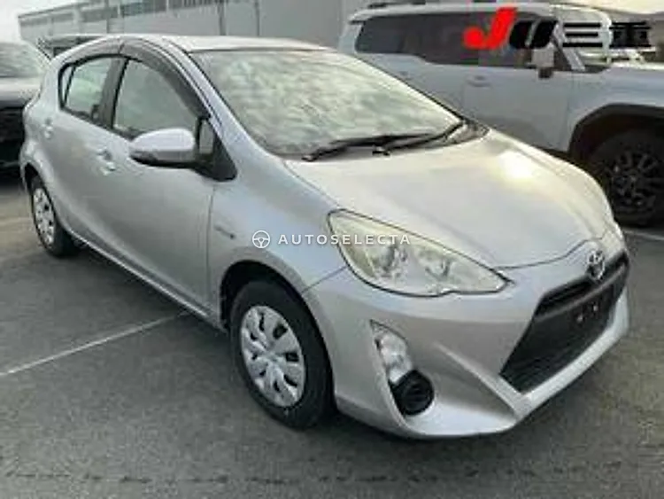 Toyota Aqua 2015, photo 1 of 1