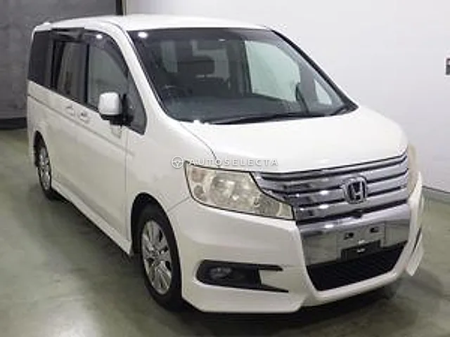 Honda Stepwgn Spada 2010, auction grade 3.5