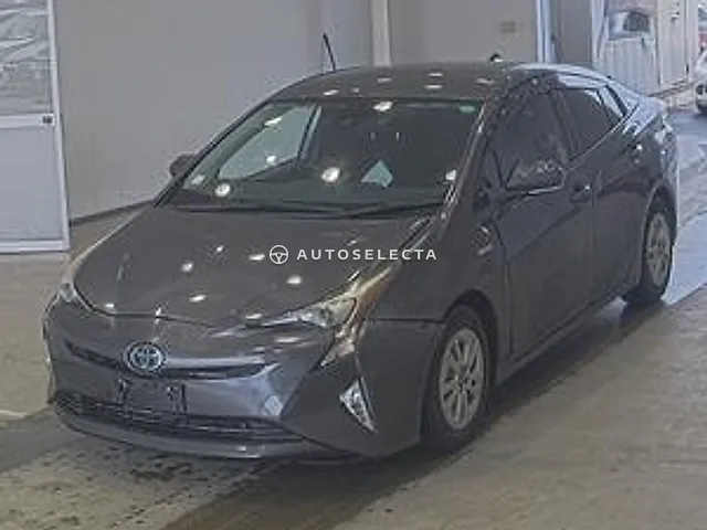Toyota Prius 2016, auction grade RA