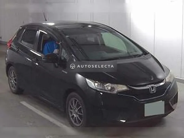 Honda Fit Hybrid 2016, auction grade 3.5