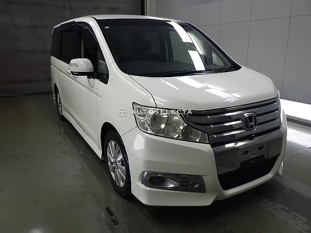 Honda Stepwgn Spada 2010, auction grade 3.5