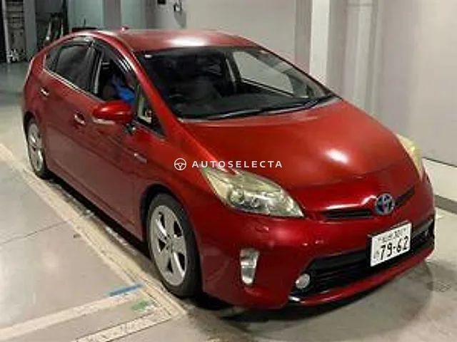 Toyota Prius 2013, auction grade 3.5