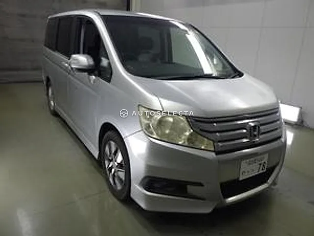 Honda Stepwgn Spada 2010, auction grade 3