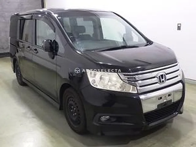 Honda Stepwgn Spada 2010, auction grade 3
