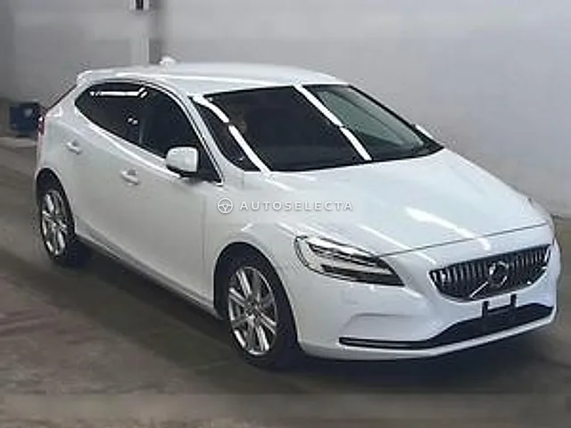 Volvo V40 2017, auction grade 4