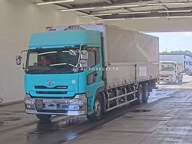 Nissan K ON 2010, auction grade 3.5