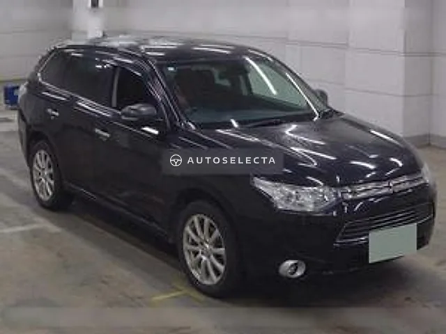 Mitsubishi Outlander PHEV 2013, auction grade 3.5