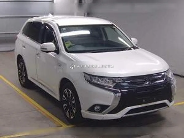 Mitsubishi Outlander PHEV 2015, photo 1 of 6