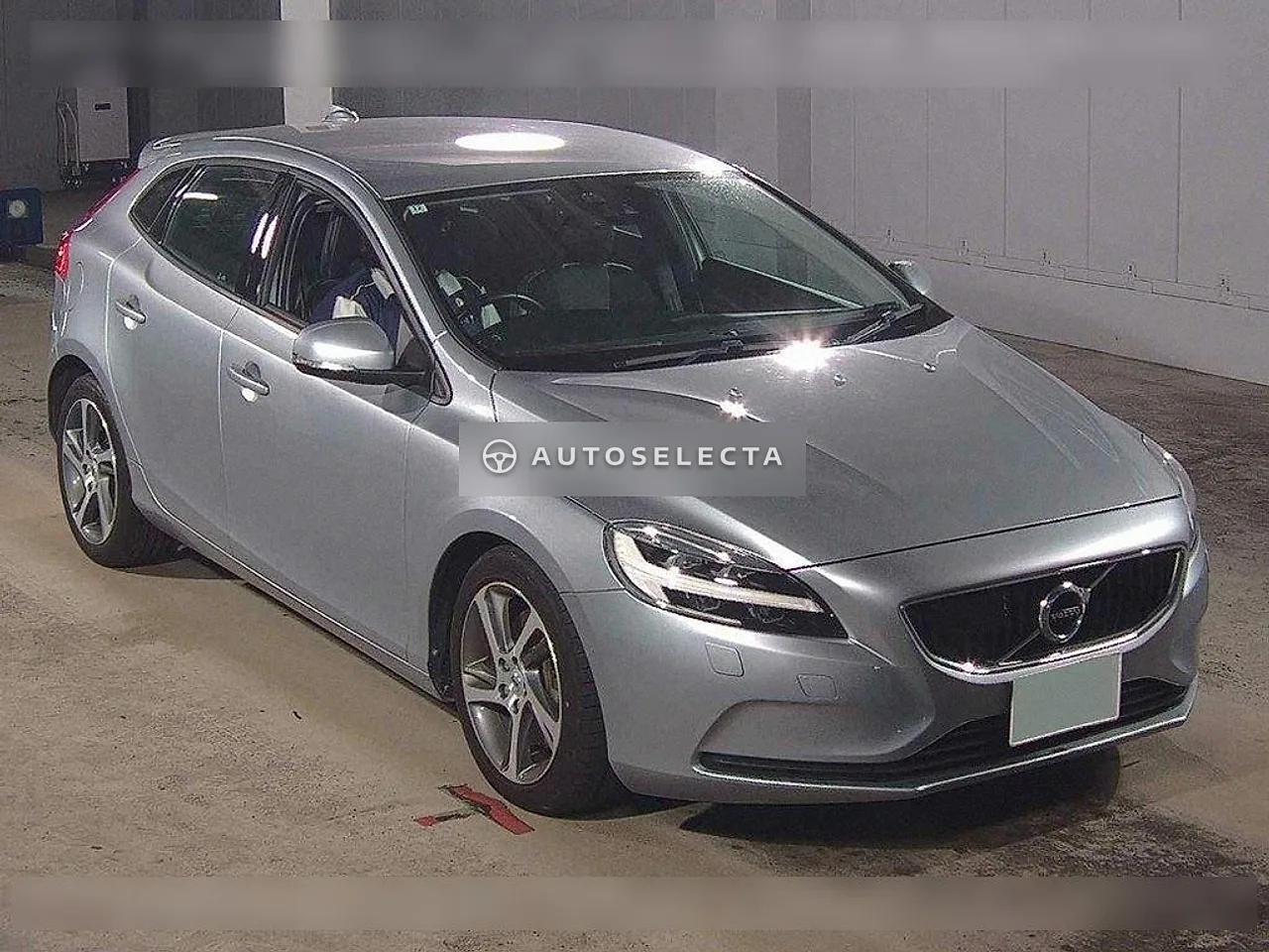 Volvo V40 2016, photo 1 of 6