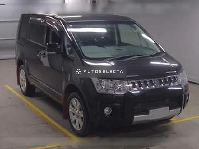 Mitsubishi Delica D:5 2019, auction grade 3.5