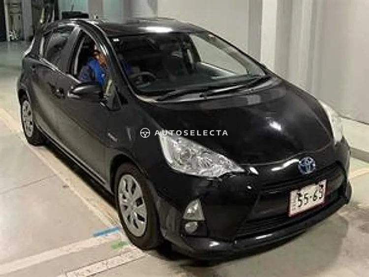 Toyota Aqua 2012, photo 1 of 1