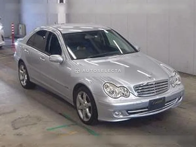 Mercedes-Benz C-Class 2005, auction grade 4