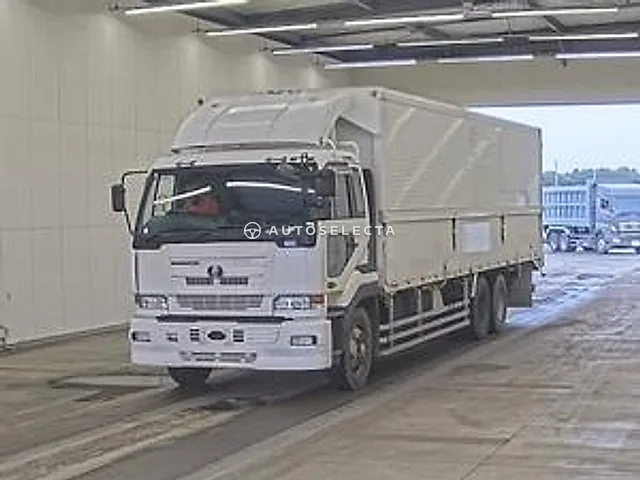 Nissan K ON 2003, auction grade 3.5