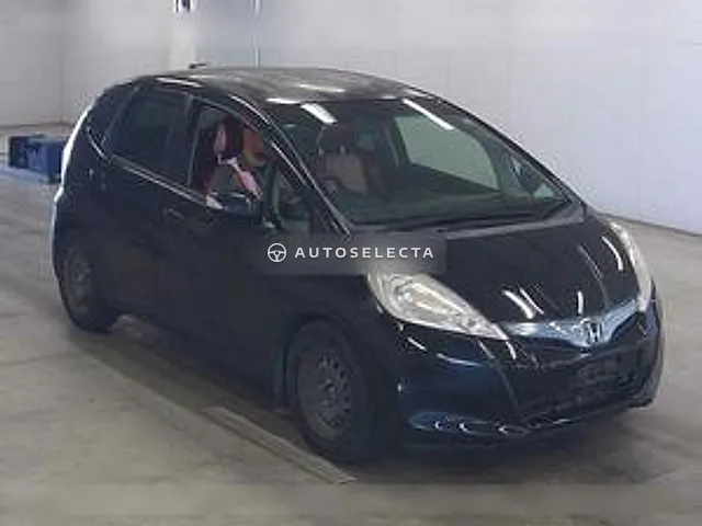 Honda Fit Hybrid 2012, auction grade RA