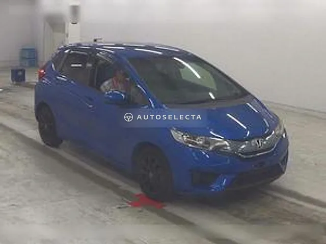 Honda Fit Hybrid 2013, auction grade 3