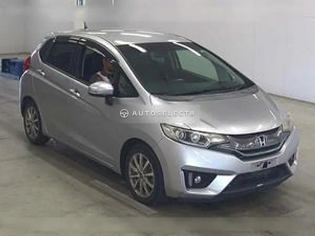 Honda Fit Hybrid 2013, auction grade R