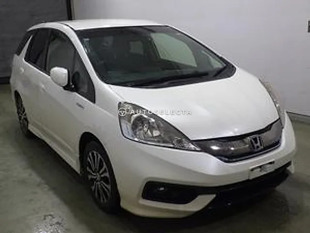 Honda Fit Shuttle 2014, auction grade R