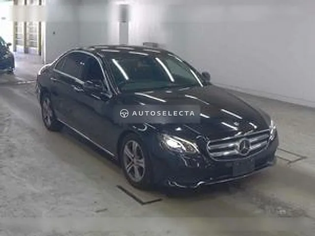 Mercedes-Benz E-Class 2017, auction grade 3.5