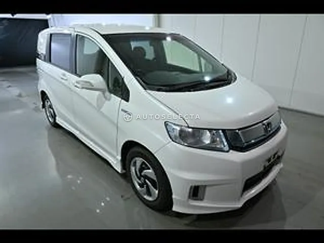 Honda Freed Spike 2015, auction grade 3