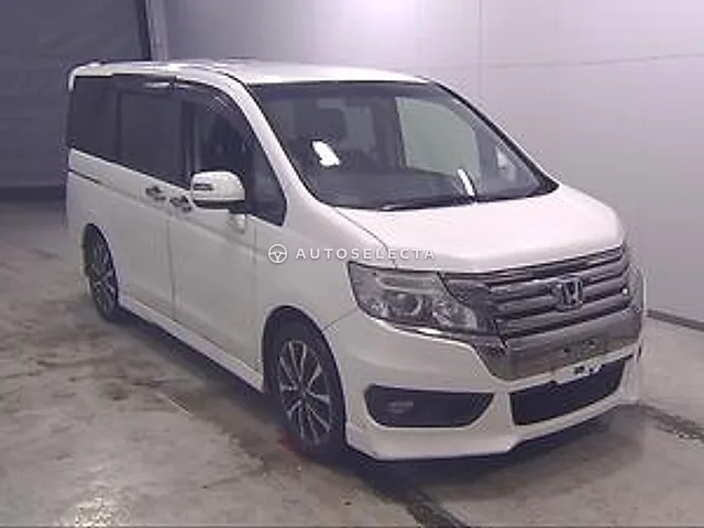 Honda Stepwgn Spada 2013, auction grade 3.5