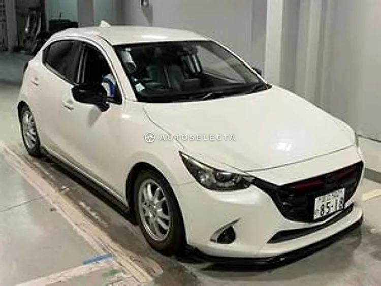 Mazda Demio 2016, photo 1 of 10