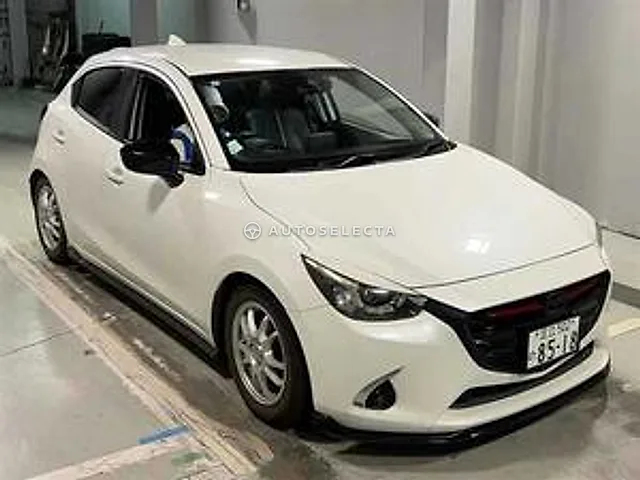 Mazda Demio 2016, auction grade R