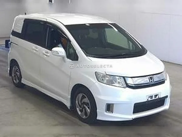 Honda Freed Spike Hybrid 2015, auction grade 3.5