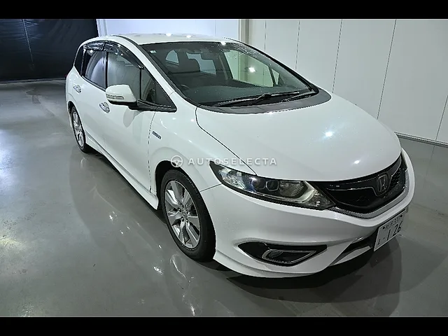 Honda Jade 2015, auction grade 3.5
