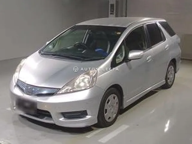 Honda Fit Shuttle Hybrid 2012, auction grade 3.5