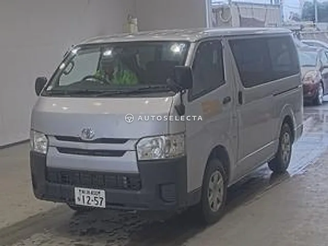 Toyota Hiace 2014, auction grade RA