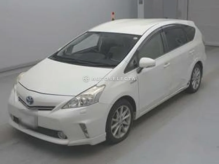 Toyota Prius Alpha 2014, photo 1 of 1