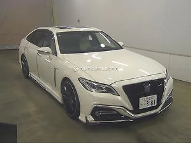 Toyota Crown 2018, auction grade R