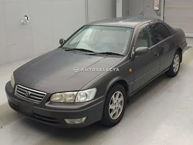 Toyota Camry Gracia Sedan 2000, auction grade 2