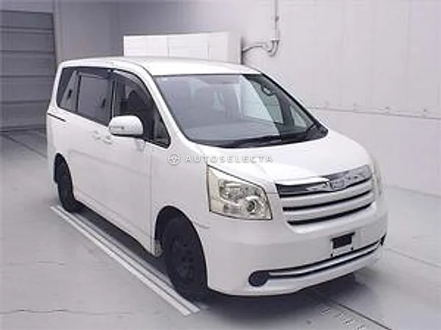Toyota Noah 2008