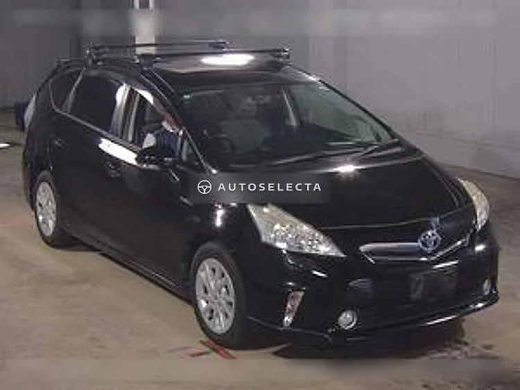 Toyota Prius Alpha 2014, photo 1 of 1