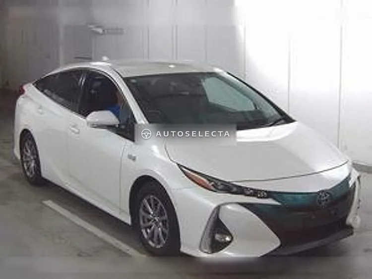 Toyota Prius PHV 2017, photo 1 of 1