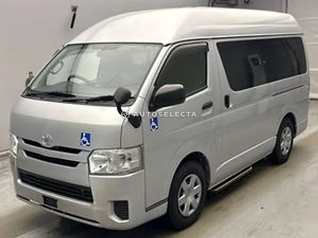 Toyota Hiace Van 2019, auction grade 3.5