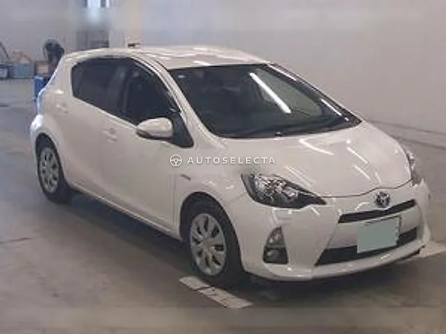 Toyota Aqua 2014, auction grade 3.5