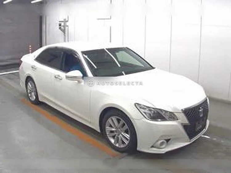 Toyota Crown 2013, photo 1 of 1